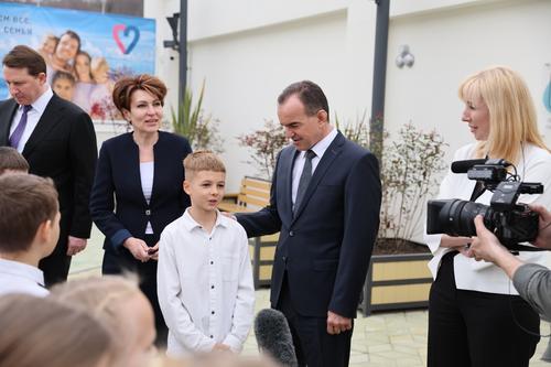 Вениамин Кондратьев принял участие в церемонии открытия школы в селе Раздольном