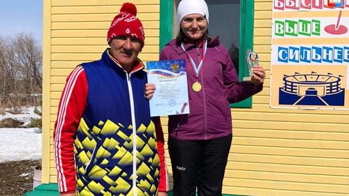 Кому весна, а кому успеть на лыжах пробежаться: в Спасске-Дальнем вышли на лыжню