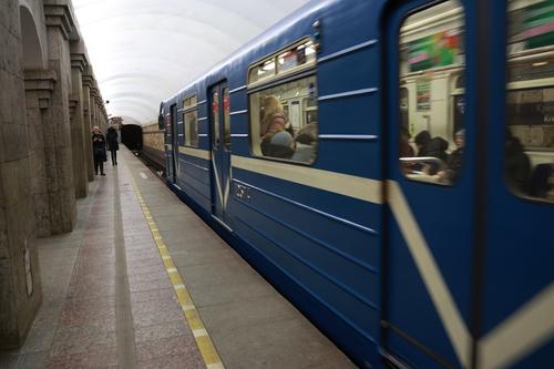 Первый поезд достиг строящейся станции метро «Театральная»