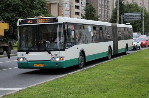 До зимы в Петербурге появятся более ста новых автобусов большого класса