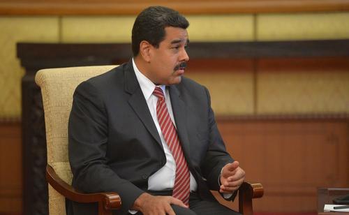 Мадуро заявил о попытке покушения на него на митинге в столице Венесуэлы