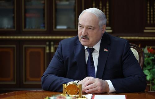 Лукашенко: Белоруссия не хочет воевать, но готовится