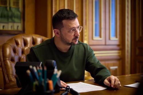 Эксперт Марков: Зеленский отказался от выборов из-за страха проиграть Залужному