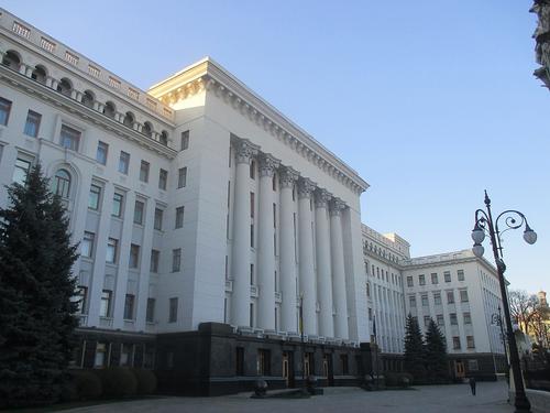 Захарова считает «зачистками» кадровые перестановки в офисе Зеленского