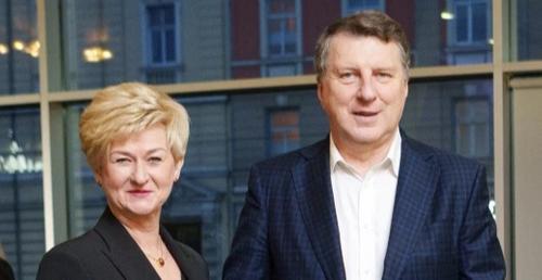 Латвийские политики стройными рядами пришли на спектакль «Мастер и Маргарита»