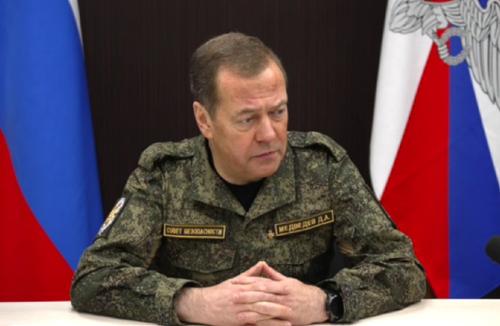 Медведев призвал за каждого убитого в Украине натовца давать максимальную премию