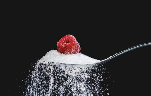 Нутрициолог Никитина: Чтобы избавиться от отеков, откажитесь от сахара