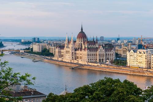 Парламент Венгрии одобрил приостановку участия страны в ДОВСЕ 