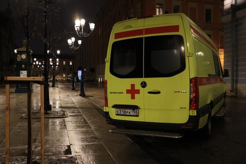 Трамвай «Довлатов» сбил трех пешеходов в Петербург