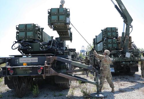 Кулеба сообщил об активных переговорах по поставке Украине трех батарей ПВО
