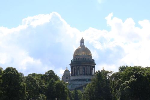 Петербург не вошел в тройку самых популярных направлений для летнего отпуска
