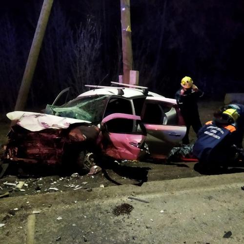 В Челябинской области доставать жертв аварии из смятых авто пришлось спасателям