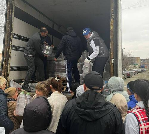 Фура с гуманитарной помощью из Челябинской области прибыла в Орск