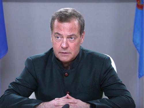 Медведев пожелал Соединенным Штатам скорой гражданской войны и распада 