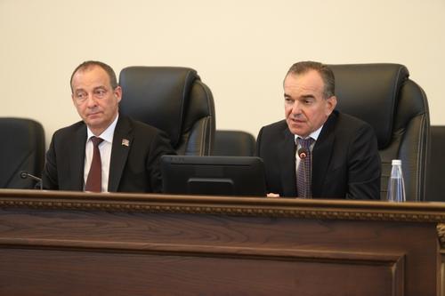 На сессии Кубанского парламента вновь подняли тему поддержки ЛПХ