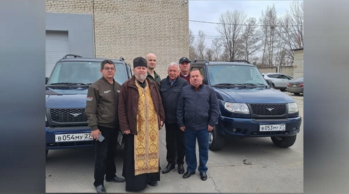 В Хабаровске освятили автомобили для СВО