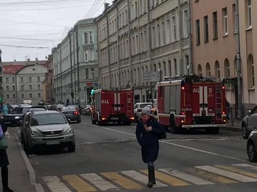 Самокат вспыхнул в квартире петербуржца во время ремонта 