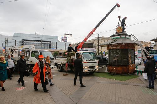 Петербуржцы недовольны появлением незаконных ларьков на городских улицах