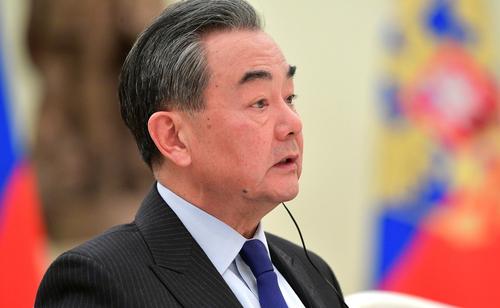 Глава МИД Китая Ван И заявил о риске усугубления украинского кризиса
