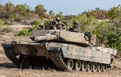 Сенатор Пушков: танки Abrams бегут с фронтов, помогая перелому в сторону России
