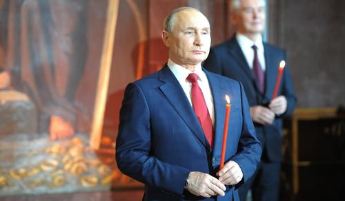 Песков пообещал сообщить, посетит ли Путин пасхальную службу в этом году