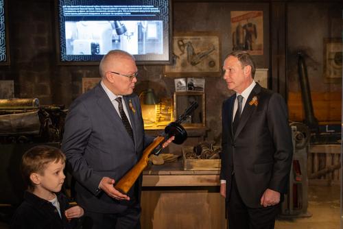 Губернатор Кировской области передал в дар Музею Победы реликвии военных лет    