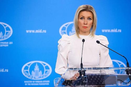 Захарова: РФ не стала приглашать на парад Победы послов недружественных стран