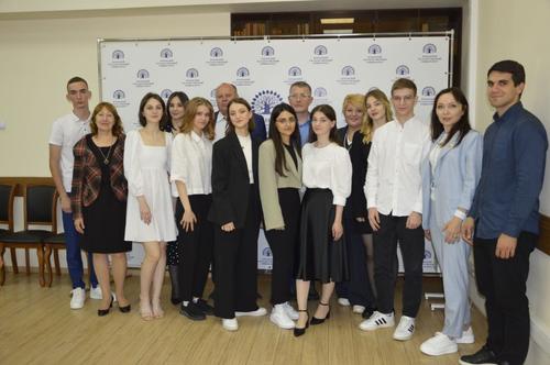Студенты КубГУ завершили стажировку в Общественной палате Краснодара