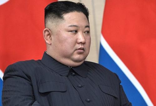 Ким Чен Ын наблюдал за пуском баллистической ракеты с новой системой наведения