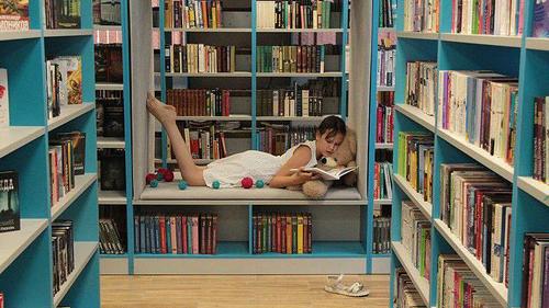 Губернатор Севастополя представил библиотеку, в которой можно вздремнуть