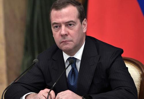 Медведев: РФ близка к установлению полноформатных отношений с властью талибов*