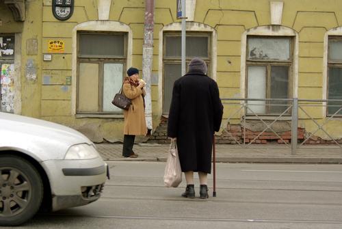 В Петербурге три пенсионера лишились 14 млн рублей из-за действий мошенников