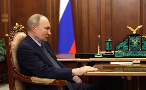 Миршаймер: Путин занимается важными делами, а не переживаниями о мирном саммите