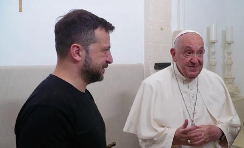 Зеленский поблагодарил Папу Римского за участие Ватикана в саммите по Украине