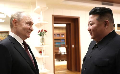 Лидеры РФ и КНДР Путин и Ким Чен Ын проводят встречу тет-а-тет в Пхеньяне