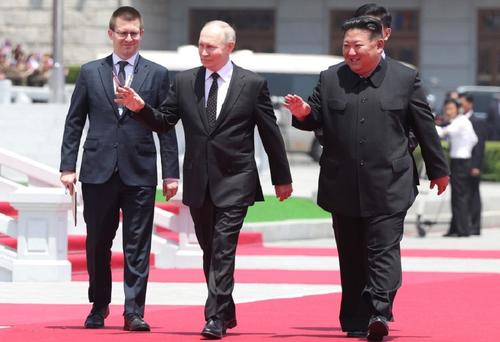  Ким Чен Ын назвал Путина «самым дорогим другом корейского народа»