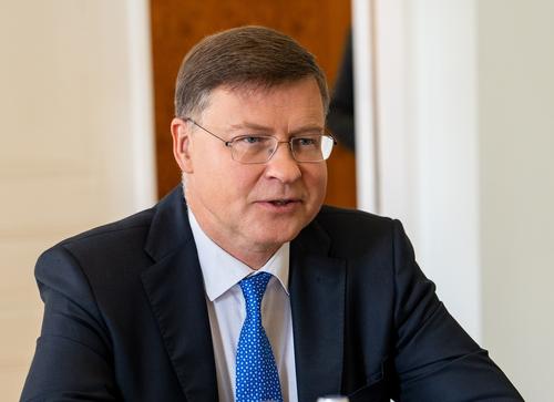 Домбровскис: Украина получит первый платеж за счет активов РФ уже летом
