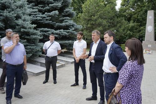 Депутат ЗСК Игорь Брагарник провел выездное рабочее совещание