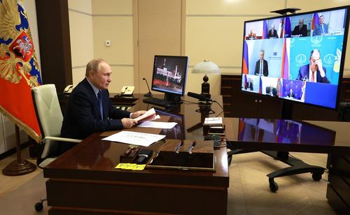 Путин обсудил с Совбезом ситуацию с ракетами средней и меньшей дальности