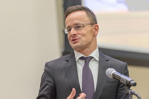 Сийярто: Венгрия не считает Россию угрозой для НАТО или Евросоюза