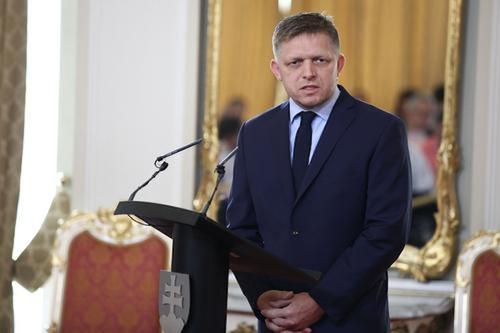 Фицо: Орбана безосновательно пытаются сделать изгоем