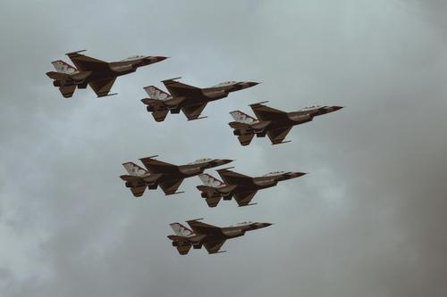 Израиль подтвердил авиаудары по объектам в порту йеменского города Ходейда