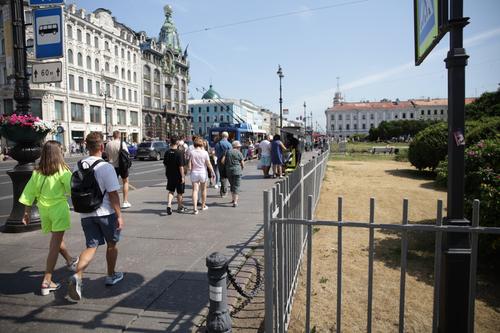 В Петербурге объявили «желтый» уровень погодной опасности из-за жары