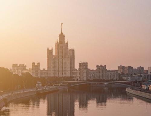 РФ вошла в тройку крупнейших экономик с минимальным госдолгом на душу населения