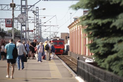 Поляков сообщил об открытии нового маршрута электропоездов