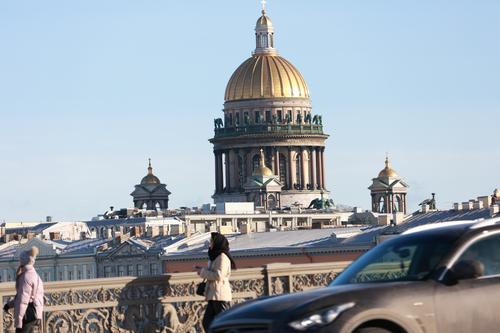 Приближающийся атмосферный фронт принесет облачность и дожди в Петербург