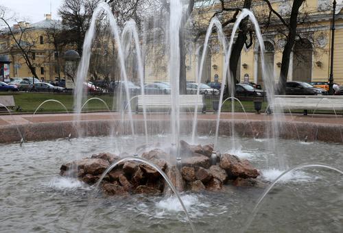 Жители дома на Лиговском проспекте жалуются на отсутствие воды