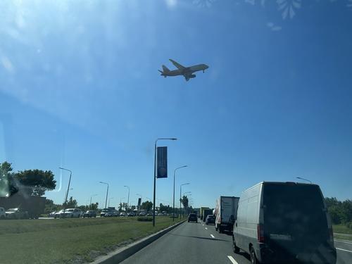 Неизвестный попытался ослепить экипаж самолета в небе над Петербургом