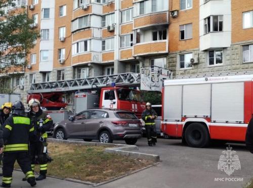 МЧС: при пожаре в доме ЖК «Селигер Сити» на Ильменском проспекте в Москве погиб человек, пострадали три человека