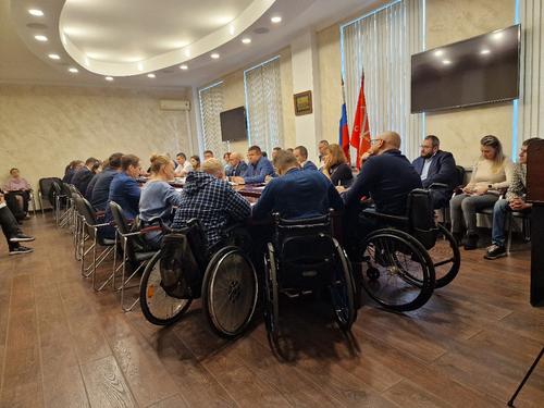 В Петербурге согласовали план повышения доступности транспорта для инвалидов 